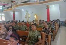 Babinsa dan Satgas Karya Bhakti Ibadah Minggu di Gereja Miangas