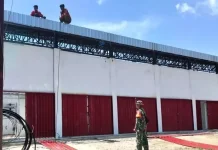 Babinsa Bersama Warga Percepat Pembangunan KDKMP