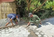 TNI Bersama Warga Talaud Gotong Royong Bangun Jalan