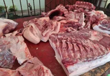 Harga Daging Babi di Pasar Melonguane Turun Menjadi Rp100 Ribu per Kilogram