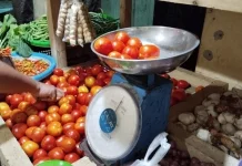 Harga Tomat dan Bawang Merah di Pasar Melonguane Masih Stabil