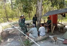 Babinsa Koramil Essang Monitor Wilayah lewat Komsos