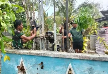Gotong Royong Babinsa dan Warga Desa Rainis Galik Pondasi Tower Air