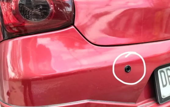 Kenali Fungsi Bulatan Hitam Kecil di Belakang Mobil