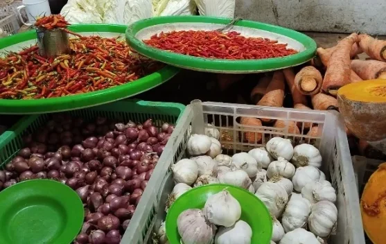 Harga Bawang Merah dan Putih Masih Fluktuatif di Lirung
