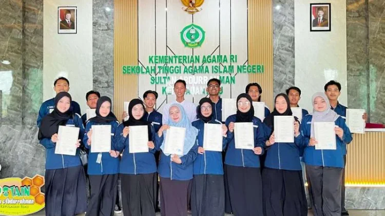 STAIN SAR Kepri Serahkan Sertifikat BNSP Mahasiswa