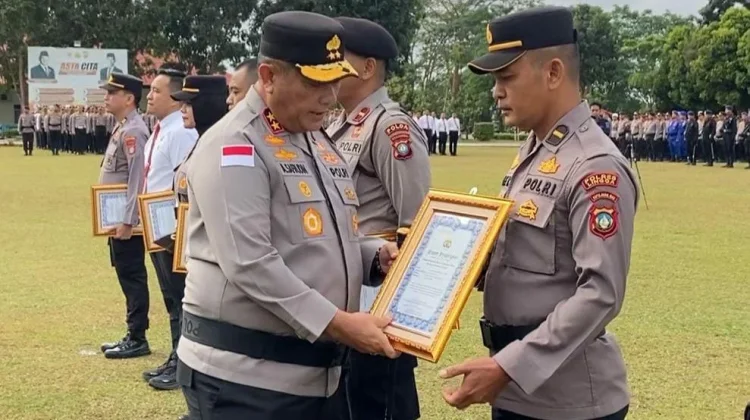 Kapolda Kepri Apresiasi Personel Berprestasi Polres Lingga