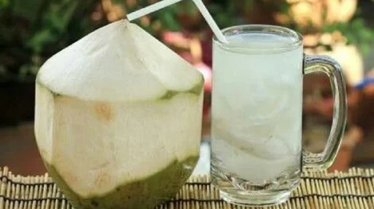 Air Kelapa, Minuman yang Hadir saat Buka Puasa