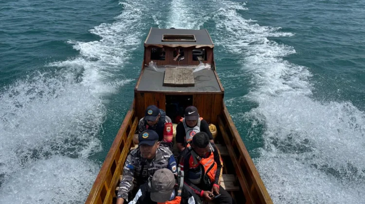 Tim Gabungan Sisir Selat Pintu Cari Korban Hilang