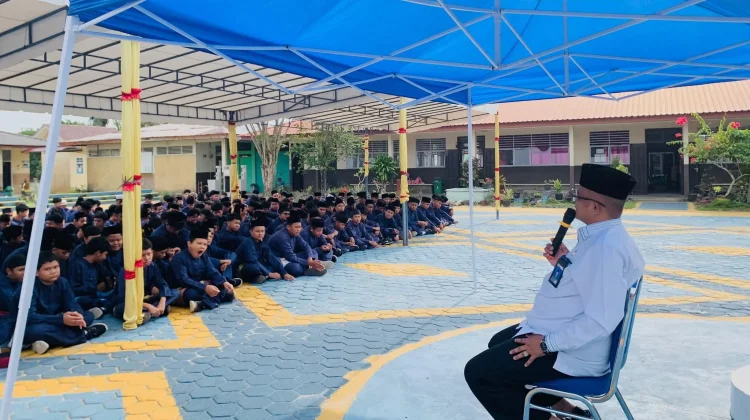 Pesantren Kilat SMPN 2 Singkep Perkuat Karakter