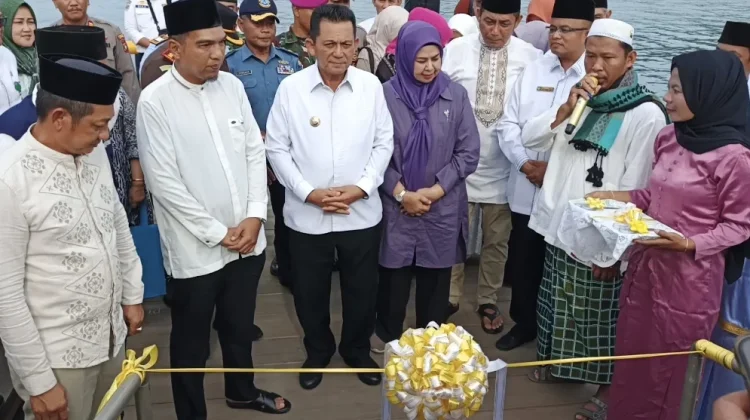 Gubernur Kepri Resmikan Ponton Apung di Pelabuhan Jagoh