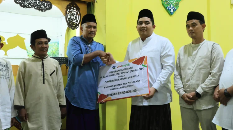 Masjid Al Munawwaroh Terima Bantuan CSR Rp50 Juta