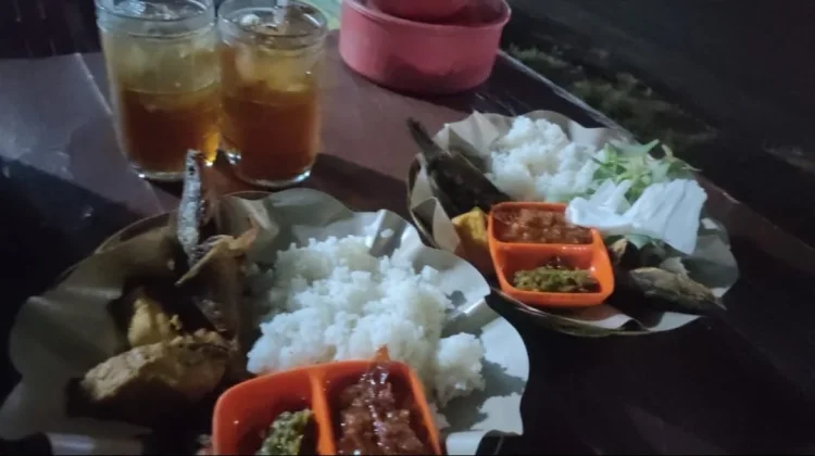Pecel Lele Jadi Menu Favorit Berbuka Puasa Masyarakat Tanjungpinang