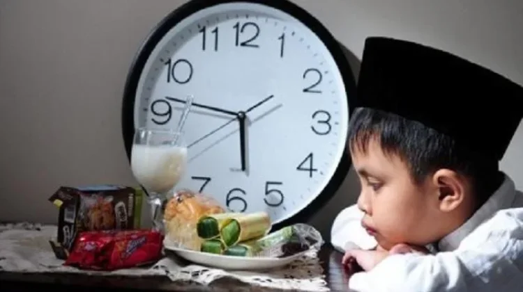 Cara Bijak Mengajarkan Anak Belajar Berpuasa