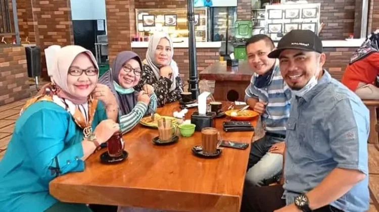Nongkrong Produktif atau Produktif Nongkrong