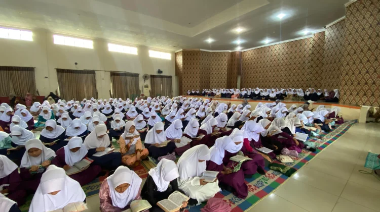 Pesantren Ramadan di SMP N 4 Tanjungpinang Libatkan Seluruh Guru dan Siswa