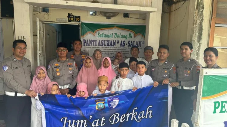 Ditlantas Polda Kepri Bagi Kebaikan saat Bulan Ramadan