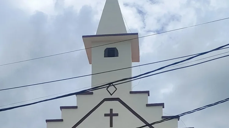 Simbol Ayam di Gereja GPIB “Bethel” Tanjungpinang