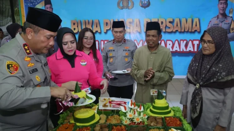 Polda Kepri Gelar Baksos dan Safari Ramadan di Sembulang Galang