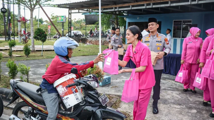 Polres Bintan dan Bhayangkari Berbagi Takjil Ramadan