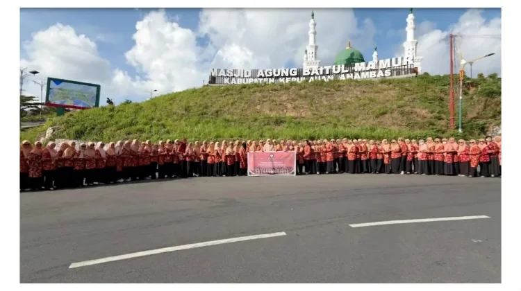 DWP Kabupaten Kepulauan Anambas Berbagi Takjil untuk Masyarakat Sekitar
