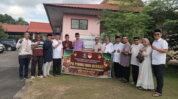 FPK Kepri Berbagi  dengan Lansia di Rumah Bahagia Bintan
