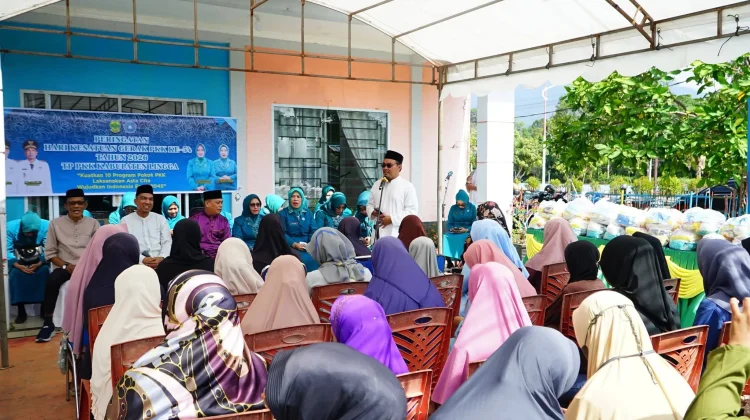 PKK Lingga Salurkan 125 Paket Sembako ke Warga