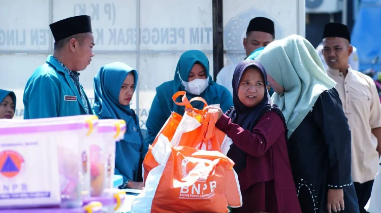 Sebanyak 55 Paket Sembako Disalurkan untuk Warga Lingga