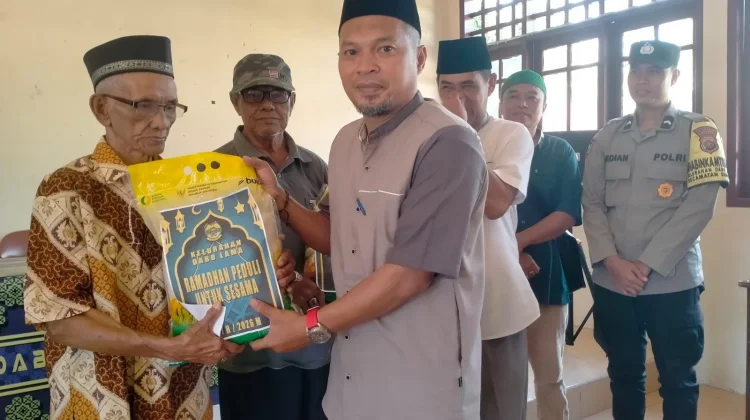 Kelurahan Dabo Lama Salurkan Sembako Ramadan