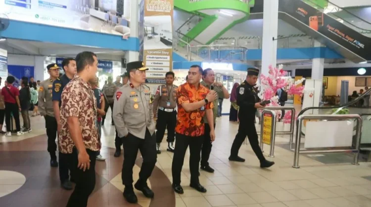 Wakapolda Kepri Cek Pos Pelayanan dan Arus Mudik di Pelabuhan Batam Center