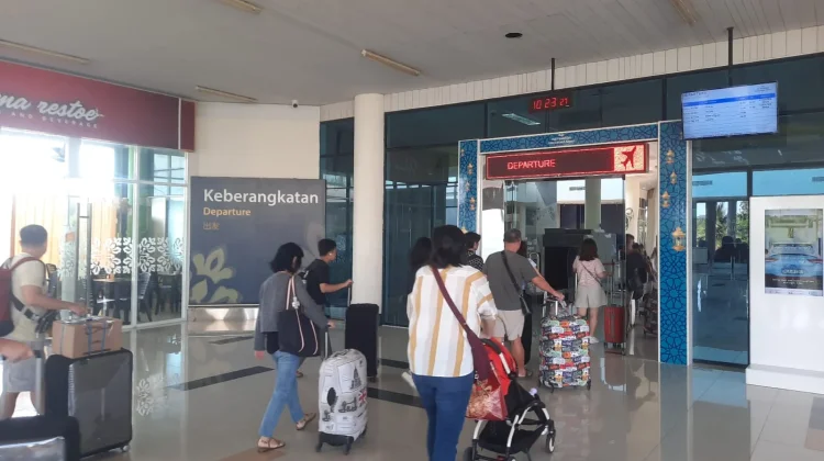 Arus Mudik di Bandara RHF Tanjungpinang Capai 8.236 Penumpang