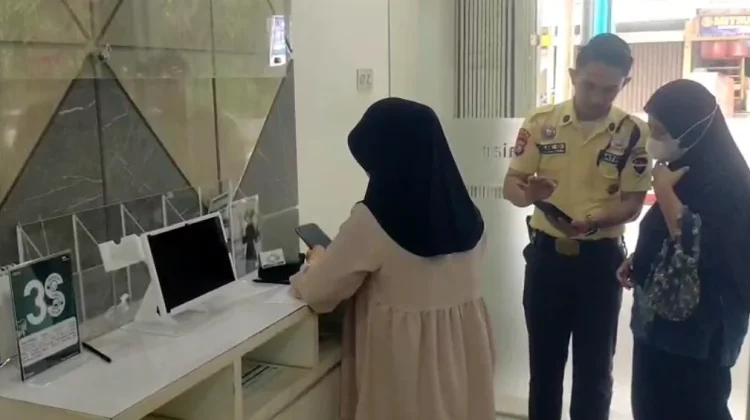 THR Tertunda, Warga Lingga Tahan Tebus Emas