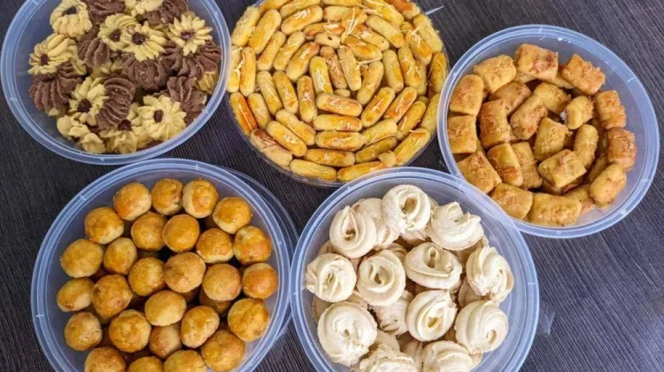 Pedagang Kue Kering Musiman Raup Untung Fantastis di Momen Idulfitri