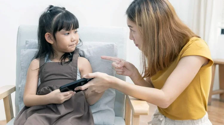Anak Rentan Terpapar Konten Berbahaya, Orang Tua Diminta Lebih Waspada