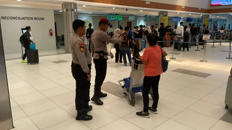 Polda Kepri Siaga, Arus Balik Bandara Batam Berjalan Aman