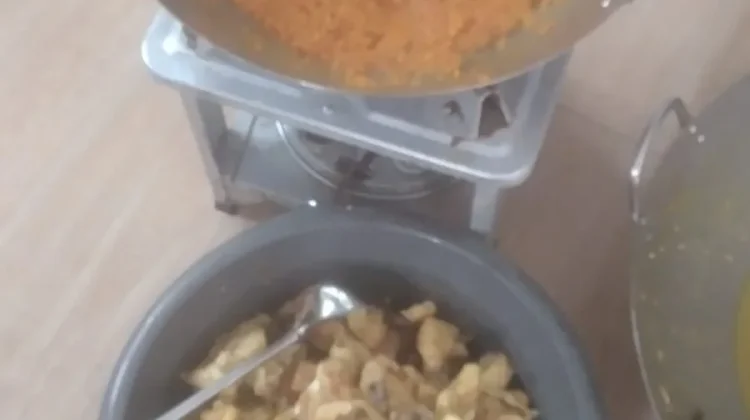 Suka Opor Ayam? Waspada Gangguan Kesehatan yang Mengintai