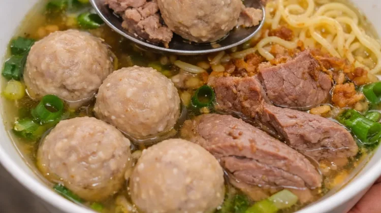 Bakso Jadi Rebutan Warga usai Lebaran, Obati Rindu Kuah Bening