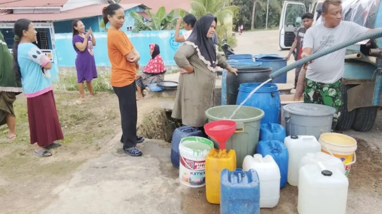 Warga Bintan Bersyukur Terima Bantuan Air Bersih