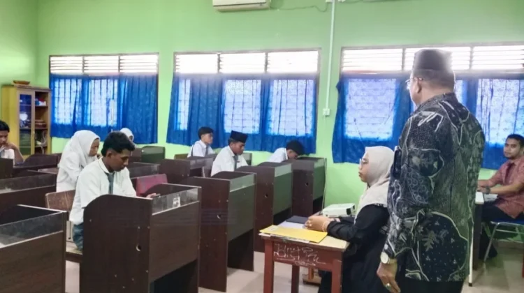 Hendry Cover Optimalkan Pembelajaran dan Tinjau UMBK di MAS Al-Barakah