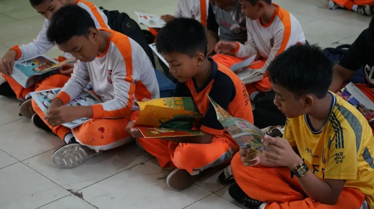BPMP Kepri Gelar Kunjungan Ekspedisi dan Hibah Buku di Dua SD di Bukit Bestari
