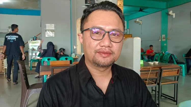 Korupsi PNBP: Rival Dituntut 4,6 Tahun, Kuasa Hukum Minta Jaksa Tangkap Andy Sulistio