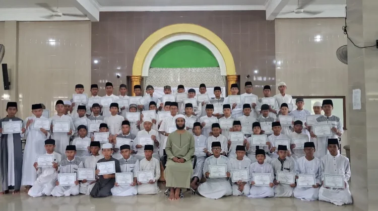 Puluhan Santri Darussilmi Bintan Raih Sanad Ahsanul Akhlaq