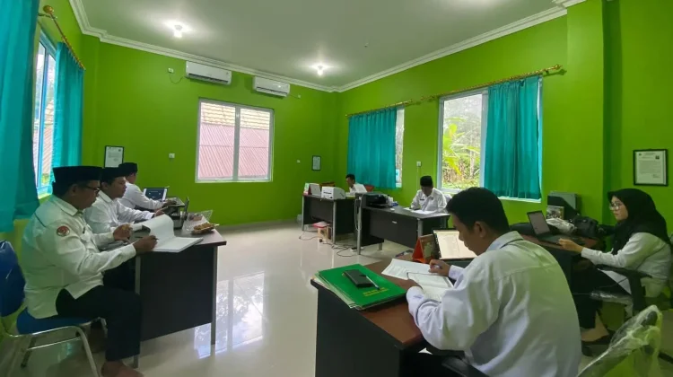 Rapat KUA Lingga, Layanan Digenjot usai Ramadan