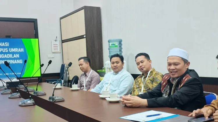 Berikan Pengalaman:  Mahasiswa UMRAH Berkunjung ke PN Tanjungpinag