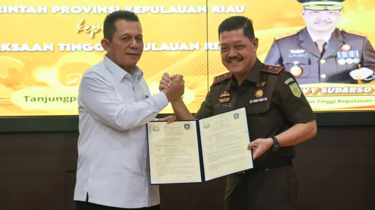 Sinergi Instansi, Pemprov Kepri Serahkan Aset Lahan ke Kejari Natuna