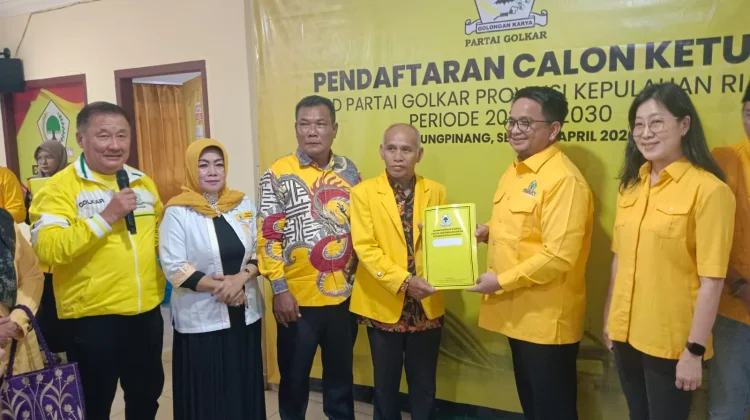 Ade Angga Resmi Daftar Calon Ketua DPD Golkar Kepri 2025-2030
