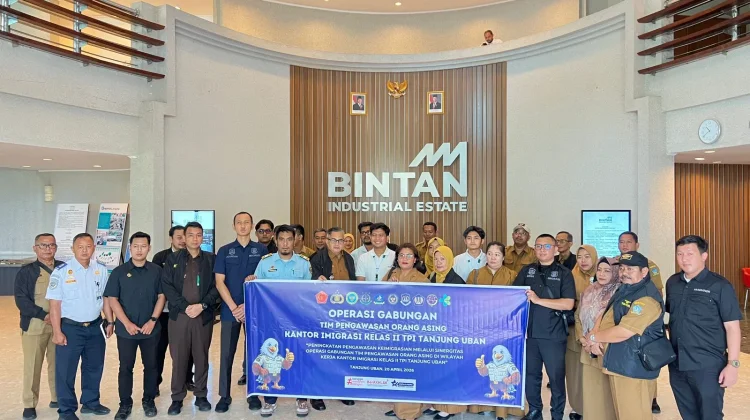 Kantor Imigrasi Tanjung Uban Gelar Operasi Timpora di Kawasan Industri Lobam