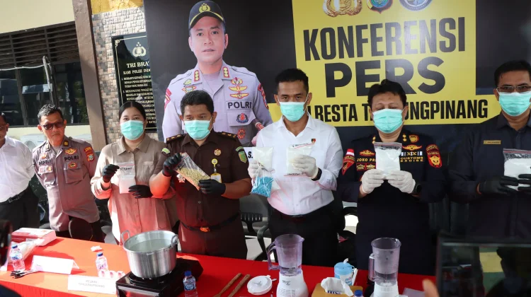 Berantas Narkoba Polresta Tanjungpinnag Musnahkan Barang Bukti Narkotika