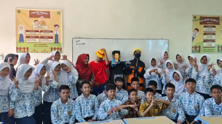 Karakter Anime Hidupkan Kelas dan Semangat Siswa MTsN Tanjungpinang