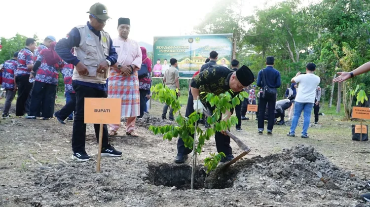 Lingga Sambut Delegasi Pahang, Tanam Pohon Persahabatan